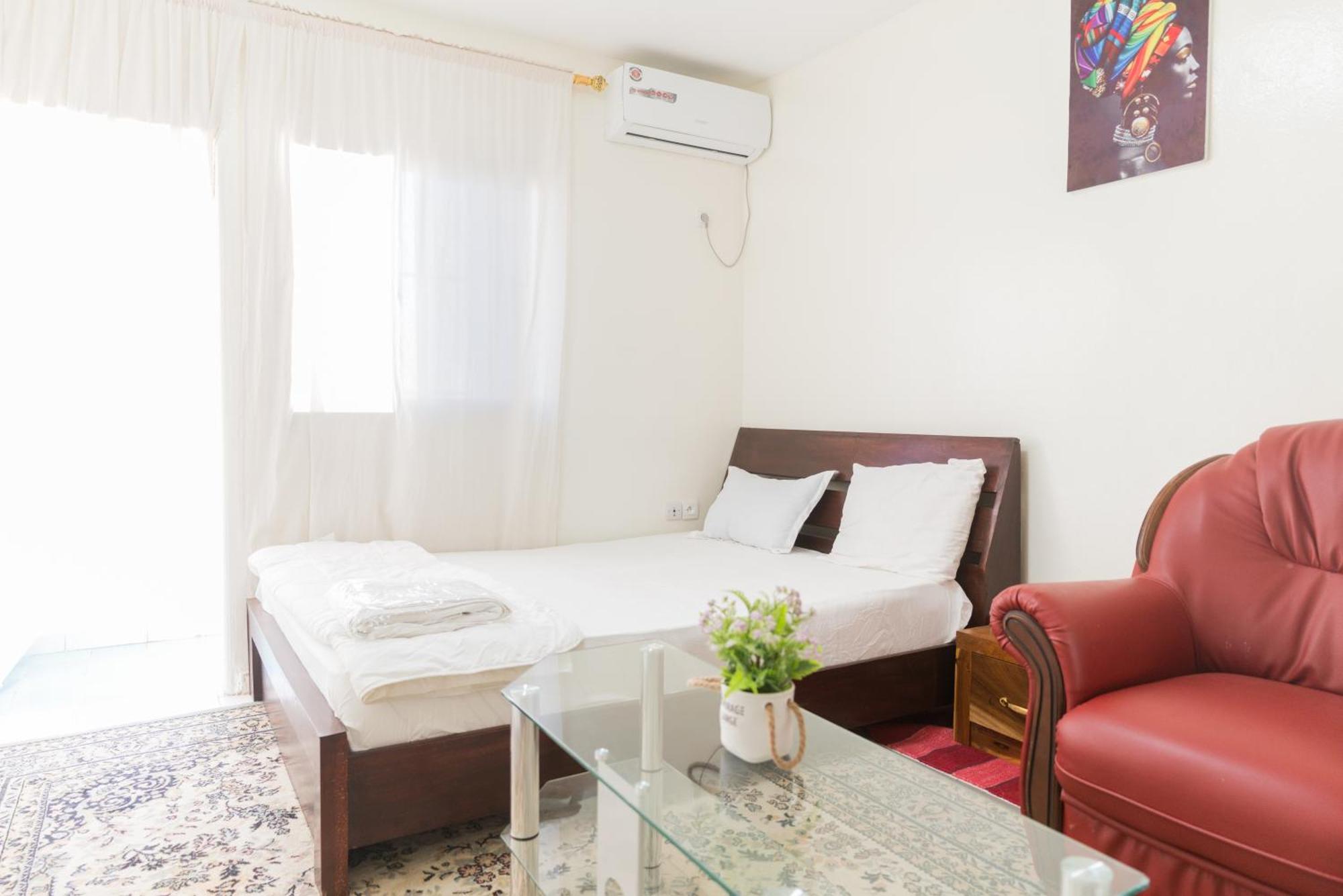 Residence Kane Diallo- Appartements Elegants Et Centraux A Dakar Exteriör bild
